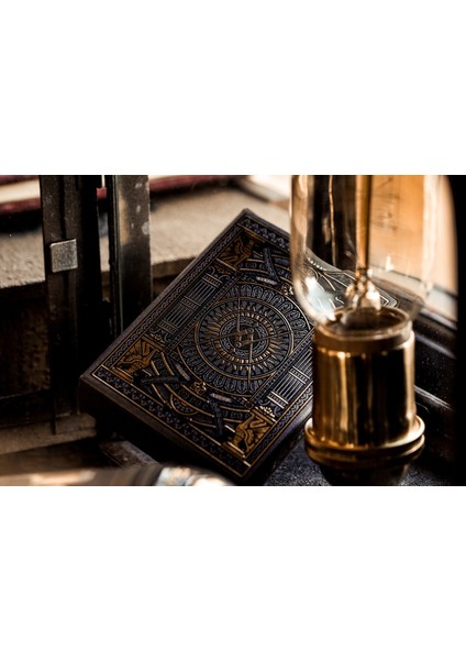 Black Hudson Oyun Kağıdı Iskambil Destesi (THEORY11) fırsatları