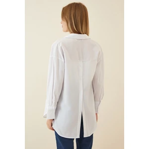 Kadın Beyaz Arkası Düğmeli Boyfriend Poplin Gömlek HZL22S-BD139521