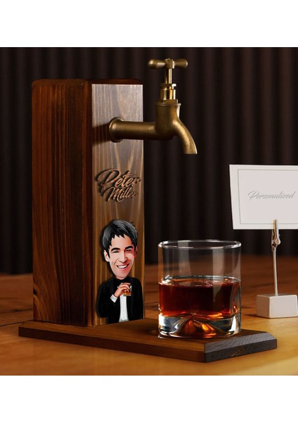 Gift Kişiye Özel Kabartmalı Isim ve Karikatür Figürlü Musluklu Ahşap Içki Standı-2