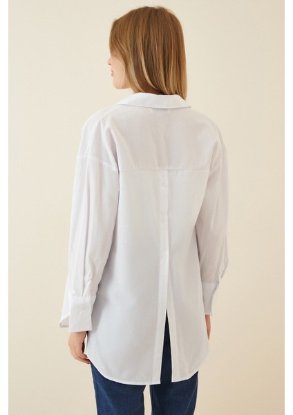 Kadın Beyaz Arkası Düğmeli Boyfriend Poplin Gömlek HZL22S-BD139521