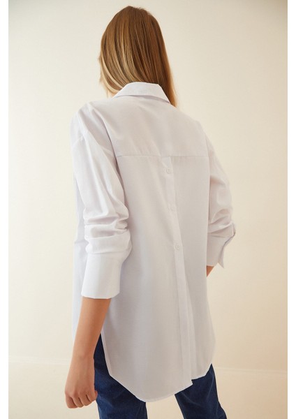 Kadın Beyaz Arkası Düğmeli Boyfriend Poplin Gömlek HZL22S-BD139521 fırsatları