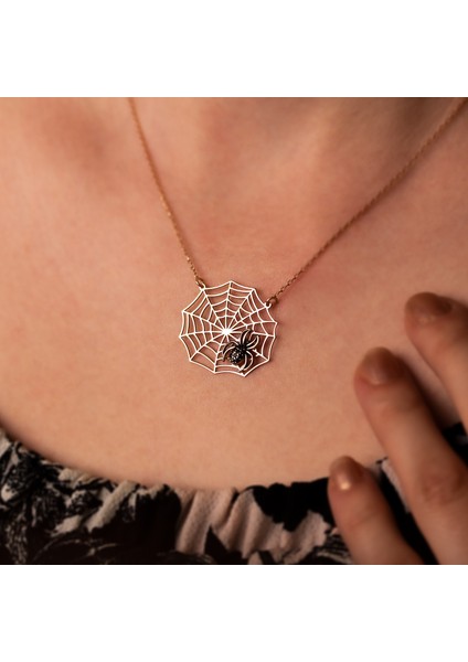 Ağdaki Örümcek Rose Gümüş Kolye