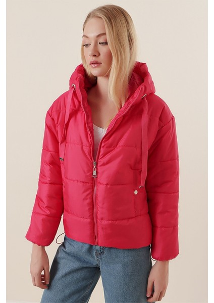 Kadın Canlı Pembe Kapüşonlu Bel Büzgülü Şişme Mont HZL22W-BD151171 modelleri