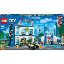 LEGO City Polis Eğitim Akademisi 60372 - 6 Yaş ve Üzeri Çocuklar Için Eğlenceli Bir Engelli Parkur Içeren Oyuncak Yapım Seti (823 Parça)