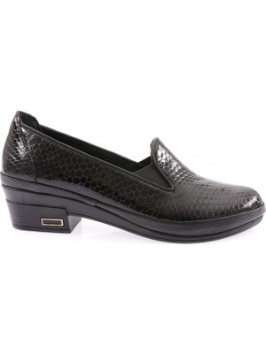 DGN 065-2111-23Y Kadin  Comfort Ayakkabi
