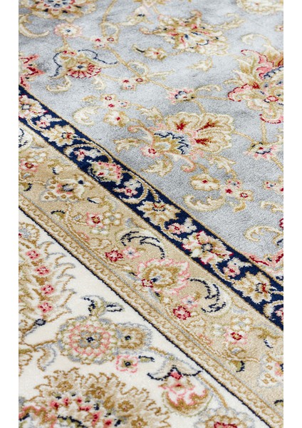 Isfahan İSF03GREY Cream Klasik Desenlere Sahip Yüksek Dokuma Sıklığı Ile Üretilen NATURAL120TARAK Ipek Halı