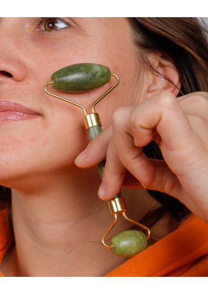 Doğaltaş Yeşim Face Roller ve Yeşim Kalp Gua Sha Set