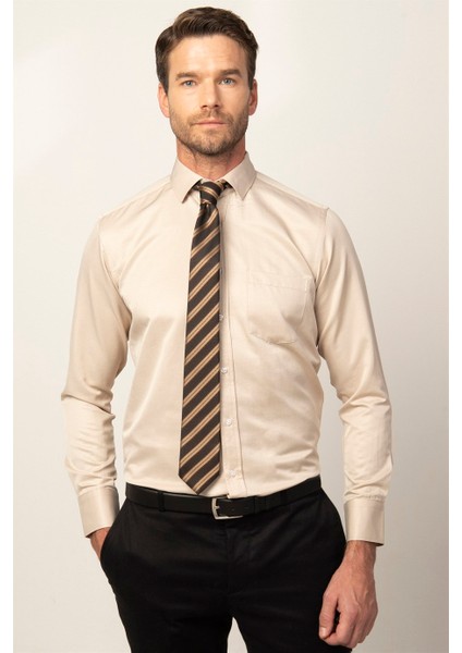 Klasik Fit Rahat Kesim Düz Erkek Gömlek