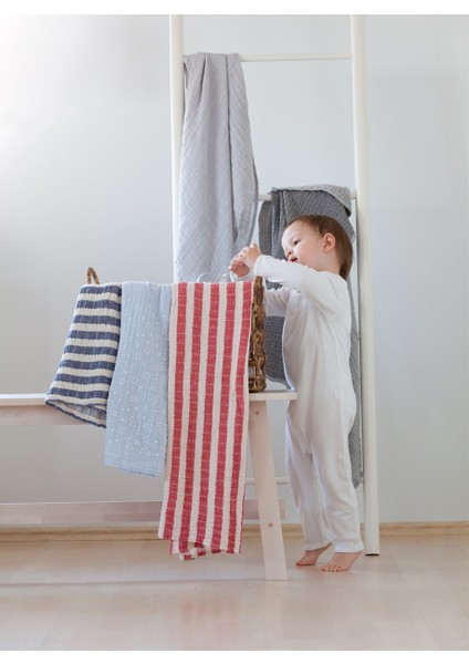 Stripy %100 Pamuk Müslin Çok Amaçlı Örtü Kırmızı 80x80 fırsatları