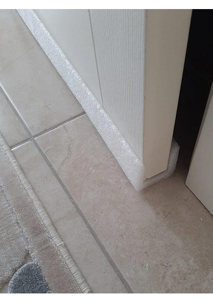 Oluklu Kapı Altı Eşik Süngeri Soğuk Kesici Toz Rüzgar Önleyici Geçmeli Yalıtım Strafor 1 Adet