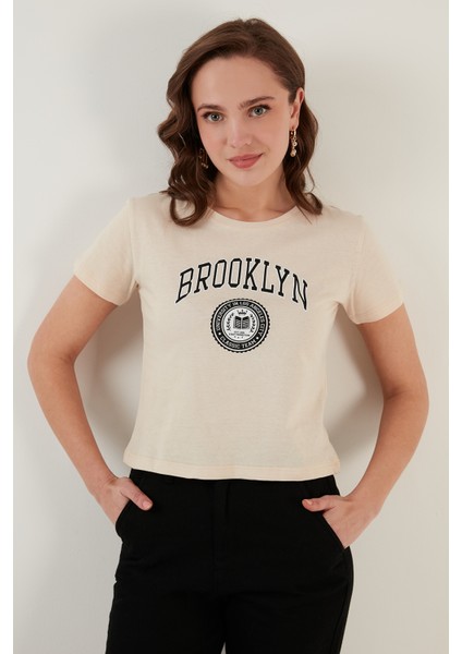Brooklyn Baskılı Bisiklet Yaka Dar Kesim T Shirt Bayan T Shirt 5864581 fiyatları