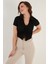 Büzgü Detaylı Polo Yaka Dar Kesim Crop Bluz Bayan Bluz 5865014 3