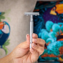Pearl Shaving Krom Kaplama Uzun Saplı Taraklı Agresif Jiletli Geleneksel Tıraş Makinesi, Tahrişsiz Manuel Tıraş Bıçağı, Haftada 1 veya daha seyrek tıraş olanlar için uygundur SS-04OC
