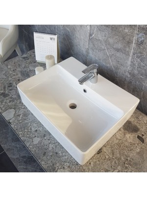 GÜRAL VİT NOVA SLİM KENAR MOBİLYA ÜSTÜ DİKDÖRTGEN LAVABO-BATARYA DELİKLİ 42*52 cm NO48MUL01