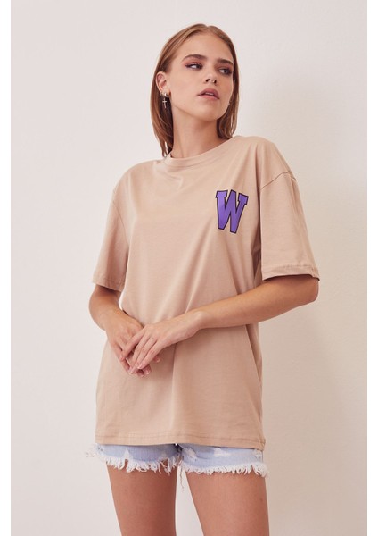 W Baskılı T-Shirt-Bej