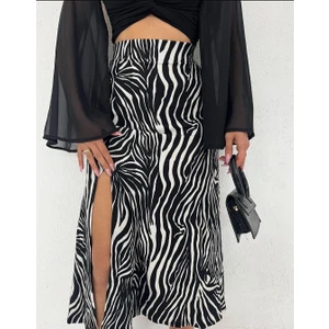 Zebra Desenli Yırtmaçlı Midi Örme Süet Etek