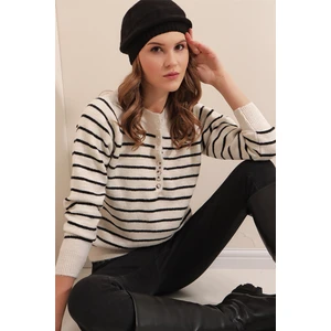 15808 Düğmeli Kazak - Beyaz