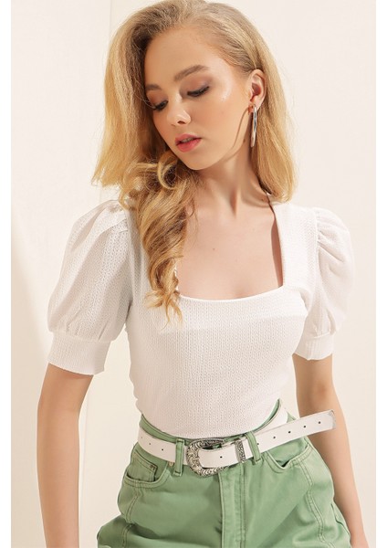 Kadın Beyaz Kare Yaka Örme Bluz - Truvakar Kol Günlük Stil Rahat Kullanım modelleri