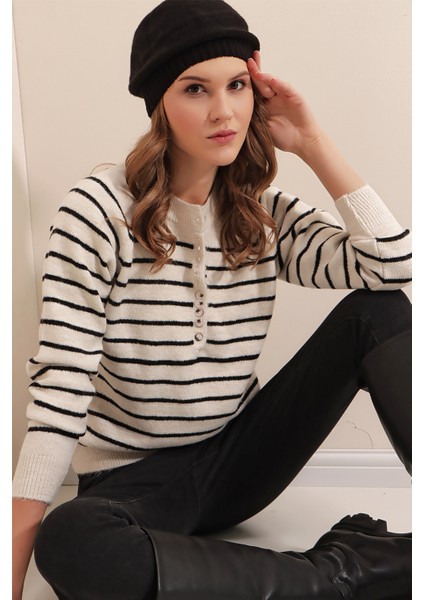 15808 Düğmeli Kazak - Beyaz