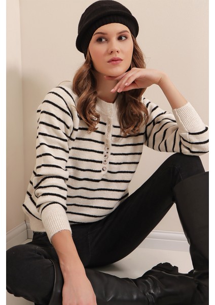 15808 Düğmeli Kazak - Beyaz fırsatları