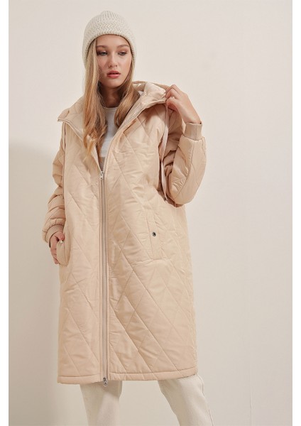 5138 Kapitone Uzun Şişme Mont - Bej fiyatları