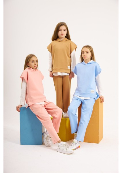 Kız Çocuk Scuba Kumaş Kısa Kollu Sweatshirt Beyaz Gömlek Lastikli Pantolon 3'lü Takım