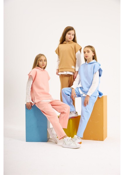 Kız Çocuk Scuba Kumaş Kısa Kollu Sweatshirt Beyaz Gömlek Lastikli Pantolon 3'lü Takım