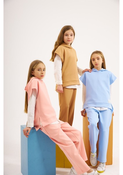 Kız Çocuk Scuba Kumaş Kısa Kollu Sweatshirt Beyaz Gömlek Lastikli Pantolon 3'lü Takım