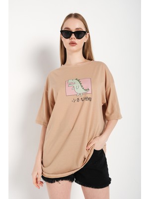 Trendseninle Kadın Önü Dinazor Baskılı Oversize T-Shirt