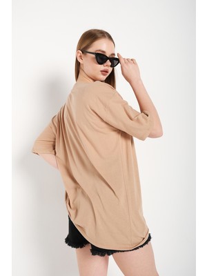 Trendseninle Kadın Önü Dinazor Baskılı Oversize T-Shirt