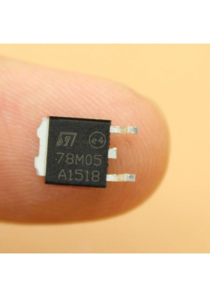 Roba 78M05 3 Pin Dc 5V Lineer Voltaj Düşürücü Regülatör Enregre