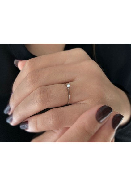 G Renk 0,05 Karat Pırlanta Tektaş Yüzük 0404R0103 fırsatları