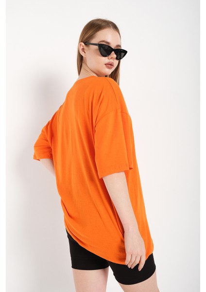 Kadın Cactus Logo Baskılı Oversize T-Shirt fırsatları