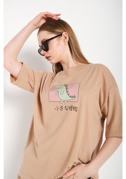 Kadın Önü Dinazor Baskılı Oversize T-Shirt modelleri