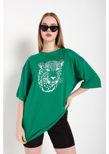 Kadın Leopar Figür Baskılı Oversize T-Shirt