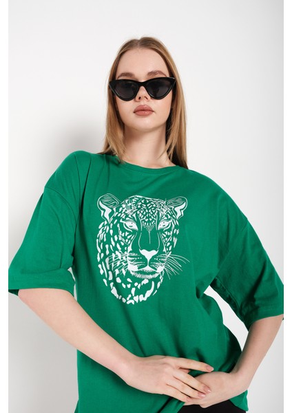 Kadın Leopar Figür Baskılı Oversize T-Shirt