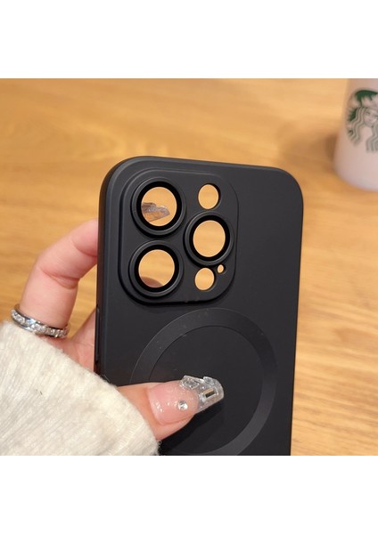 Apple iPhone 14 Pro Max Kılıf Kamera Lens Koruyuculu Manyetik Tam Renkli Soft Kaymaz Silikon Kapak