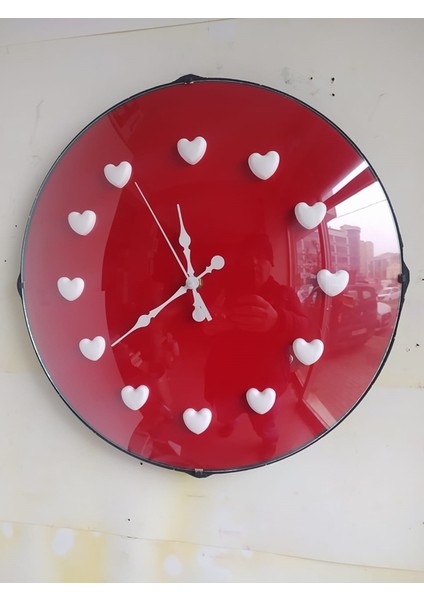 Kırmızı Beyaz Kalpli Mutfak Çocuk Odası Ofis Salon Duvar Saati 35 cm