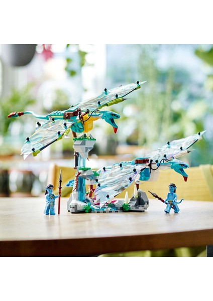 LEGO® Avatar Jake ve Neytiri'nin İlk Banshee Uçuşu 75572 Oyuncak Yapım Seti (572 Parça)