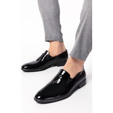 Maximoda Rugan Klasik Erkek Ayakkabı Siyah Parlak Malzeme ile Şık ve Rahat Tasarım