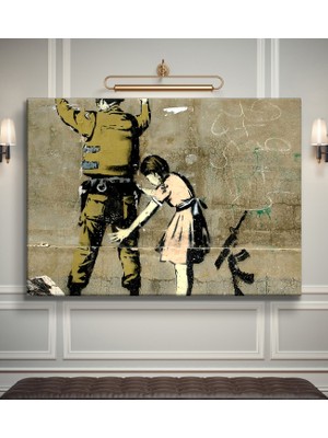 Banksy Girl Searching Soldier Kanvas Tablo