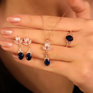Ravza Gümüş 925 Ayar Gümüş Lotus Motifli Zirkon Taşlı Set