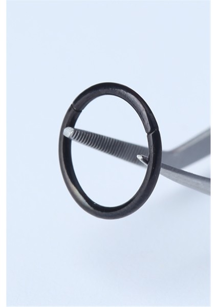 Düz Gizli Kilit Orta Boy Halka Siyah Piercing