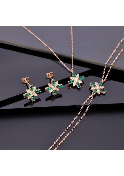 925 Ayar Gümüş Yeşil Taşlı Kamelya Çiçeği Set fırsatları