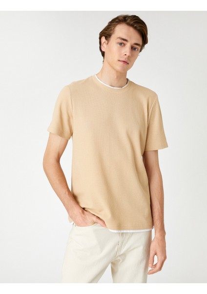 Basic Dokuma Tişört Bisiklet Yaka Kısa Kollu Dar Kesim modelleri