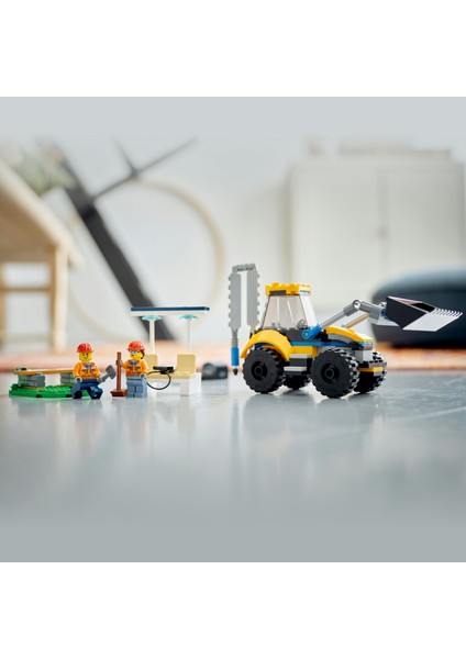 City İnşaat Kazıcısı 60385 5 Yaş ve Üzeri Çocuklar için 2 Minifigürlü Kişiselleştirilebilir İnşaat Araçlı Oyuncak Yapım Seti (148 Parça)