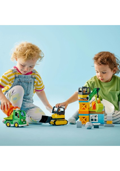 ® DUPLO® Kasabası İnşaat Sahası 10990 - 2 Yaş ve Üzeri için Eğitici Oyuncak Yapım Seti (61 Parça)