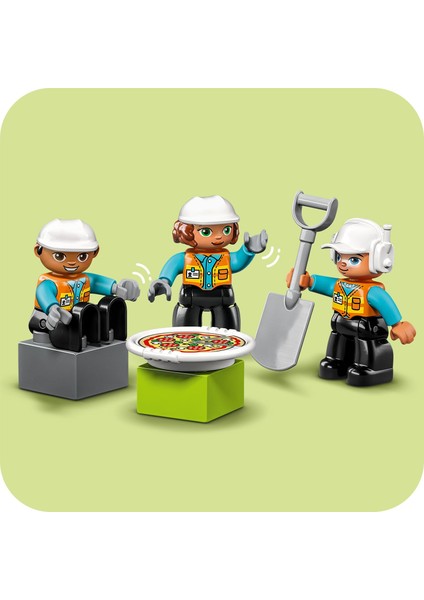 ® DUPLO® Kasabası İnşaat Sahası 10990 - 2 Yaş ve Üzeri için Eğitici Oyuncak Yapım Seti (61 Parça)