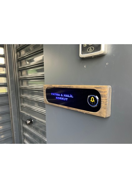 Back Home LED Işıklı Isimli Dekoratif Antrasit Gri Ahşap Kapı Zili Butonu