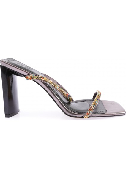 1300 Kadın Çift Bantlı Topuklu Terlik